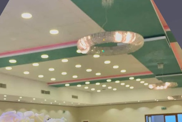 Salle Les Palmiers, le lustre